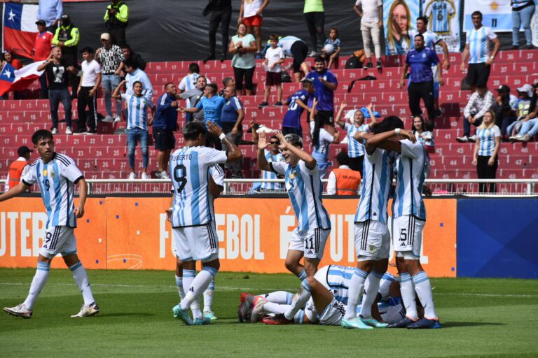 Argentina venció 2 a 0 a Chile. Foto: Twitter @argentina