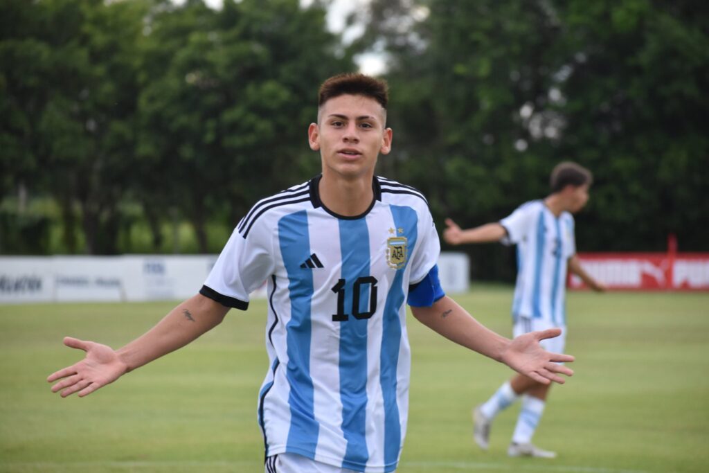 Claudio Echeverri la Selección Argentina