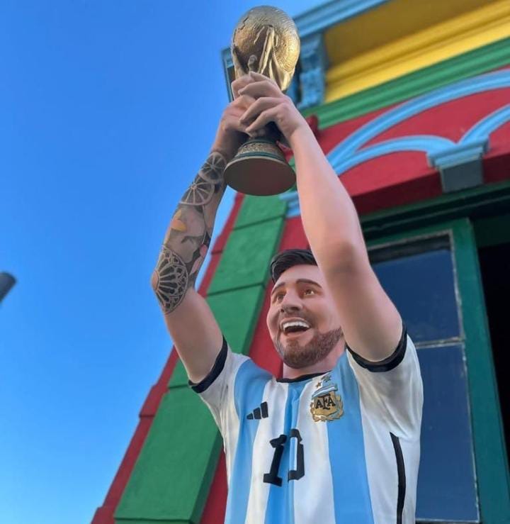 Lionel-Messi-estatua-seleccion-argentina