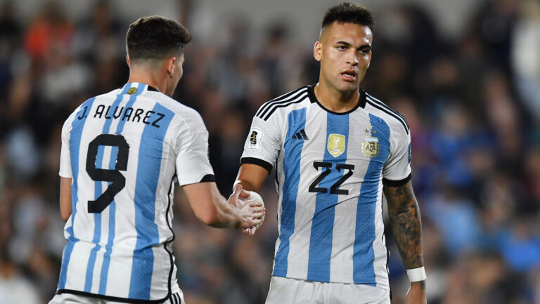 Lautaro Martínez y Julián Álvarez la Selección Argentina