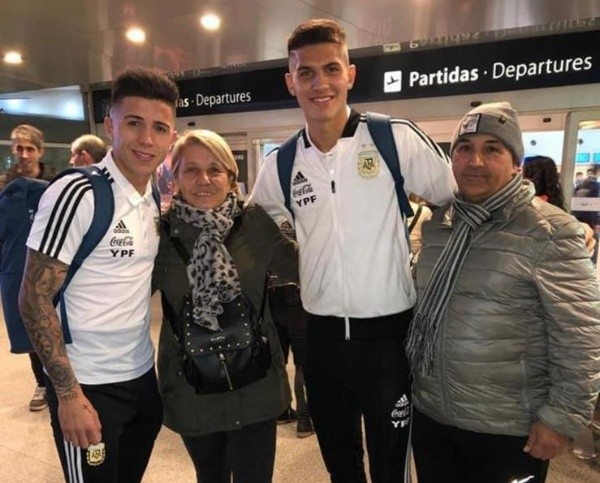 Enzo e Imanol, con Marta y Raúl Fernández, cuando coincidieron en la selección juvenil.
